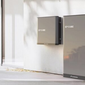 Canadian Solar EP Cube 85000004 7.6kW Hybrid Inverter with APsmart RSD Transmitter